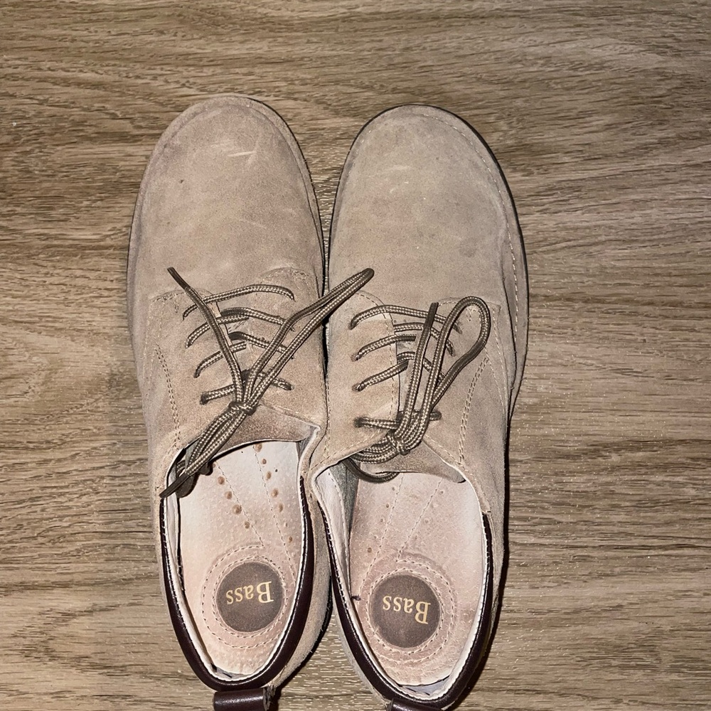 Bass Men's Beige Suede Oxfords